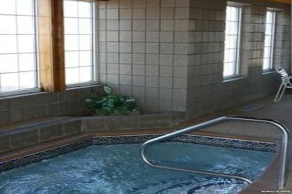 Paynesville Inn and Suites (Clarksville)